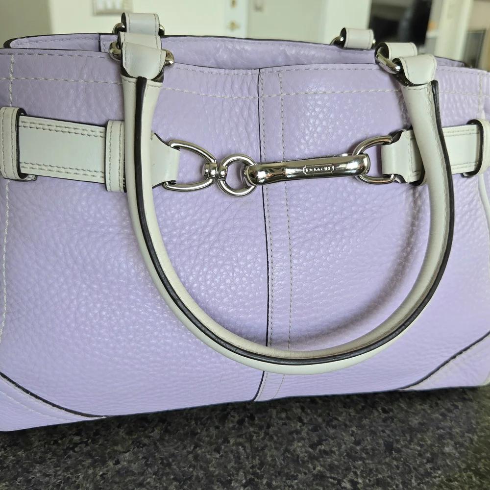 RARE! Coach Hamptons Medium Lavender/Lilac Leather Carry M0693-F10688